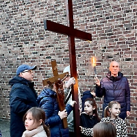 20.04.2026 - Droga Krzyżowa ulicami miasta Düsseldorf_106
