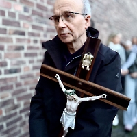 20.04.2026 - Droga Krzyżowa ulicami miasta Düsseldorf_111