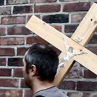 20.04.2026 - Droga Krzyżowa ulicami miasta Düsseldorf_115