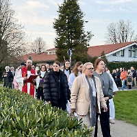 20.04.2026 - Droga Krzyżowa ulicami miasta Düsseldorf_30