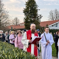 20.04.2026 - Droga Krzyżowa ulicami miasta Düsseldorf_31
