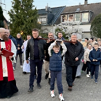20.04.2026 - Droga Krzyżowa ulicami miasta Düsseldorf_51