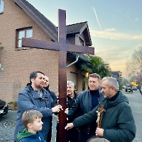 20.04.2026 - Droga Krzyżowa ulicami miasta Düsseldorf_55