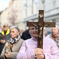 20.04.2026 - Droga Krzyżowa ulicami miasta Düsseldorf_6