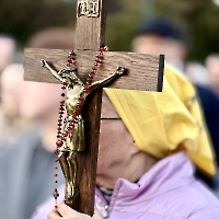20.04.2026 - Droga Krzyżowa ulicami miasta Düsseldorf_72