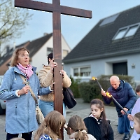 20.04.2026 - Droga Krzyżowa ulicami miasta Düsseldorf_82