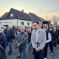 20.04.2026 - Droga Krzyżowa ulicami miasta Düsseldorf_89